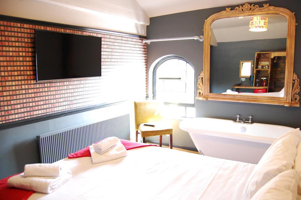 Hotel The Pug & Greyhound Great Glen Exteriér fotografie
