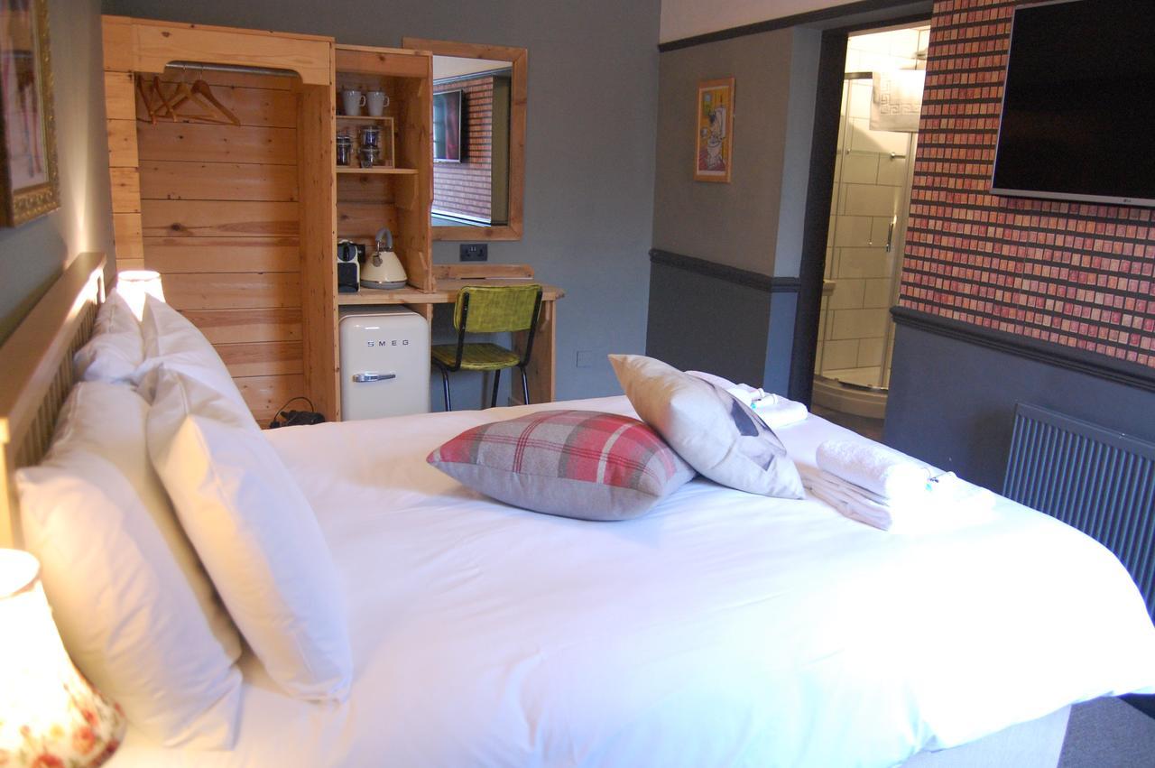 Hotel The Pug & Greyhound Great Glen Exteriér fotografie
